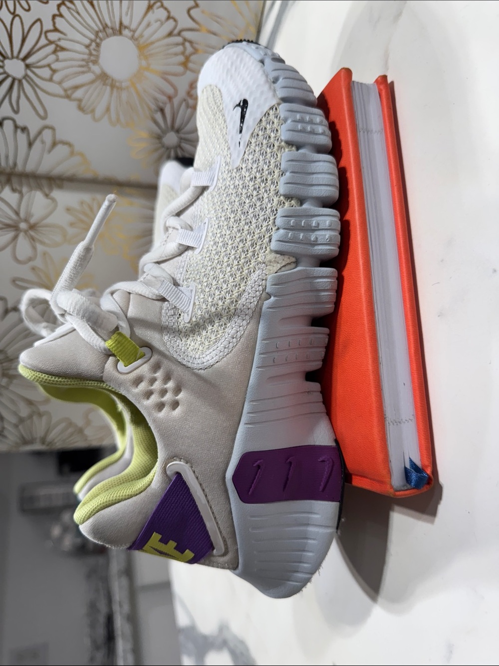 Nike Free Metcon 4 Training‎ Shoes Womens 7 White Purple Lime Low Top Sneaker